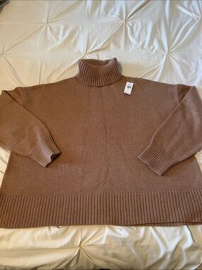 NWT Gap sweater